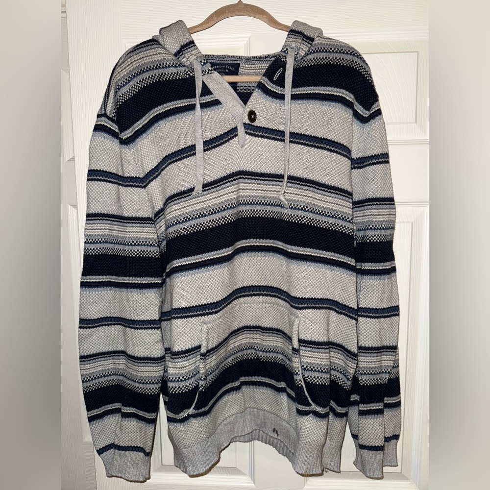 American Eagle Outfitters Men's Gray and Navy Striped Sweater
